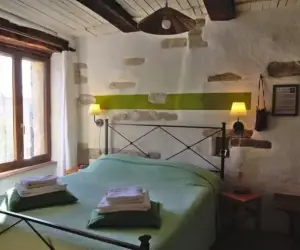 Kamer Leopardi: Comfort & Rust in Le Marche